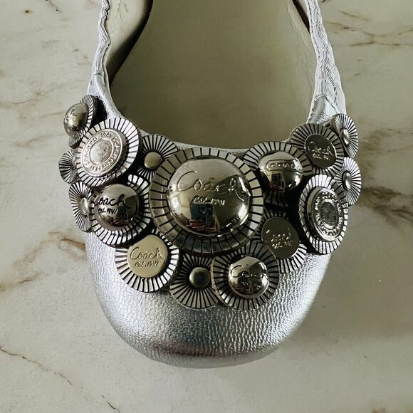 COACH Venus Metallic Silver Soft Leather Embellished Ballerina Flats - US 7 - Picture 4 of 8